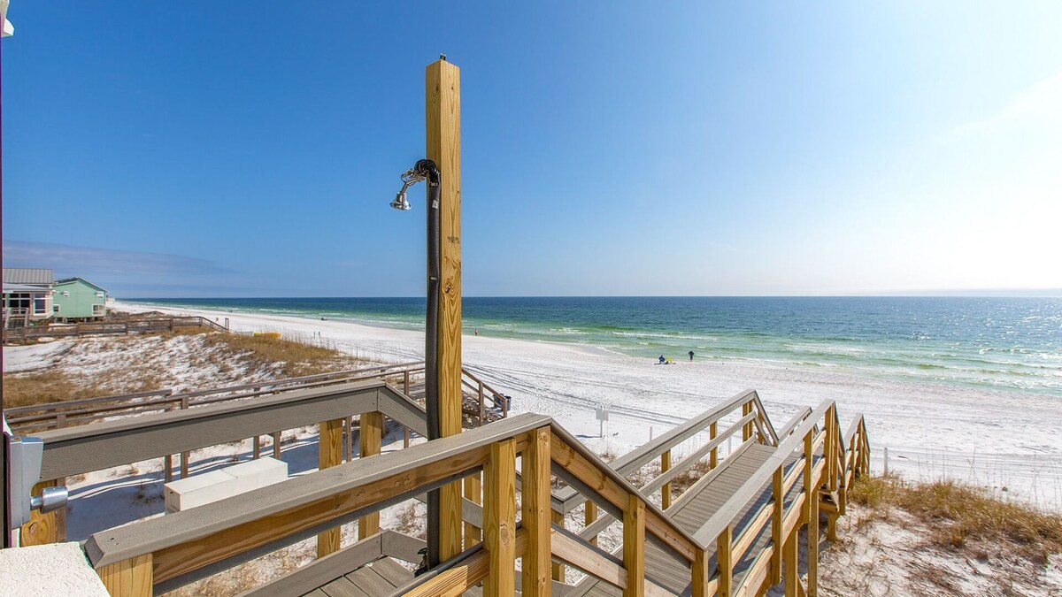 Photo 11 of La Mer - Spectacular Beachfront Luxury Home with Pool and Beach Service!
