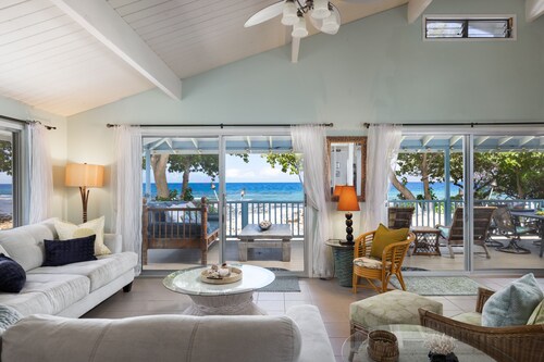 Big Island Blue Makai - Rare Oceanfront 2 BR in Puako, Turtles and Sunsets!