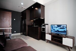 TV - 2 Bedrooms | Royal Olive Apartment - Pejaten South ofJakarta (Jakarta)