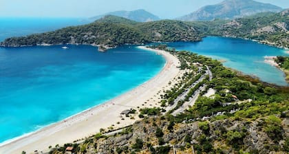 Cheerful 4 bed Villa With Pool 5 Mints 2 Oludeniz