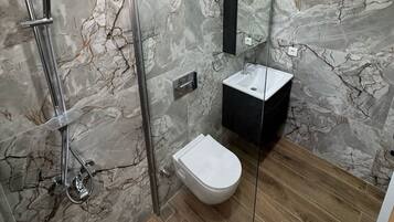 Casa | Bagno | Doccia, asciugacapelli, asciugamani