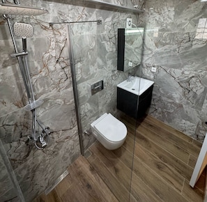 House | Bathroom | Shower, hair dryer, towels - Cheerful 4 bed Villa With Pool 5 Mints 2 Oludeniz (Fethiye)