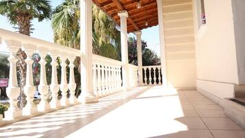 House | Kawasan hartanah