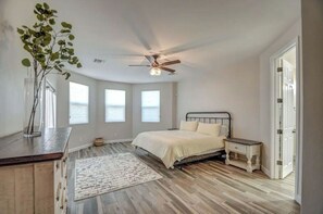 3 bedrooms, desk, iron/ironing board, travel cot