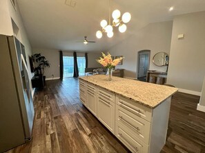 Interior - Private Pool w/spacious living/kitchen remodeled home 5 min to shop/Eating & Fun (Kissimmee)