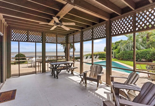 Classic Oceanfront Cottage w/Pool