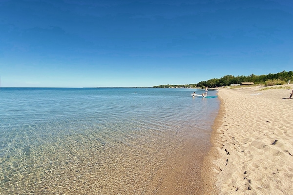Una spiaggia nelle vicinanze