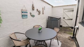 Cottage | Outdoor dining