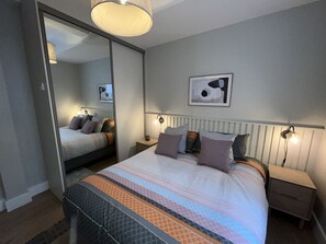 2 bedrooms, iron/ironing board, free WiFi, bed sheets