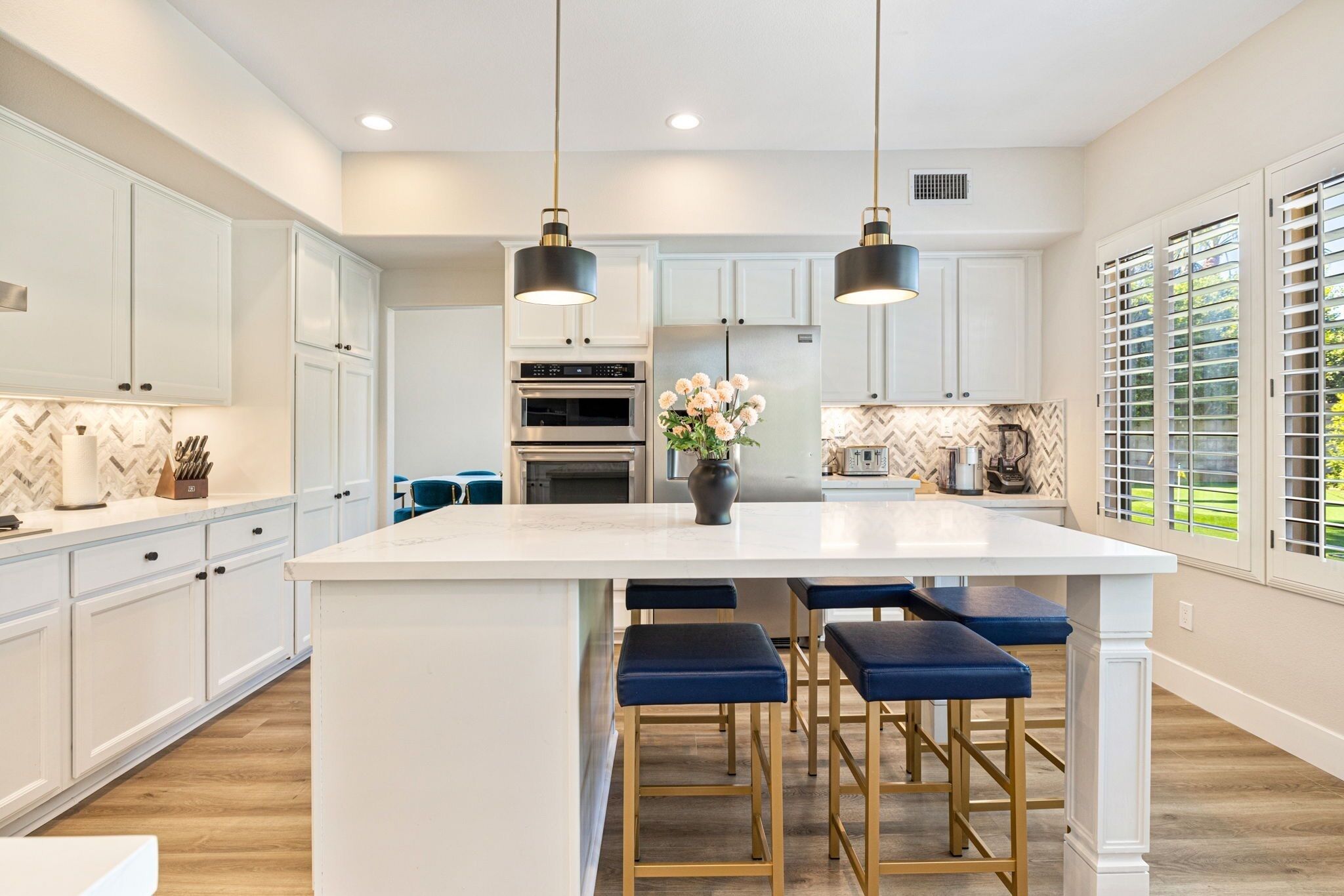 冰箱、微波炉、烤箱、炉灶