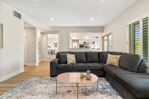 Smart TV, lareira, monitores de computador