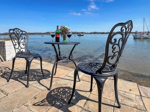 Quayside Cottage : UK33899