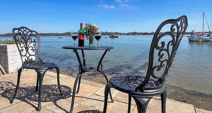 Quayside Cottage : UK33899