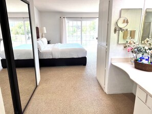 2 bedrooms, desk, iron/ironing board, free WiFi - Casa Parocela - Lovely Condo in the Heart of Palm Springs - Permit #9475 (Palm Springs)
