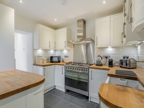 Dishwasher, highchair - Spacious Victorian villa with a substantial enclosed garden. (Lelant, near St Ives)