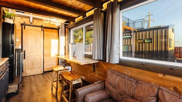 Romantic Cabin | Living area | Smart TV, Netflix, Hulu, streaming services