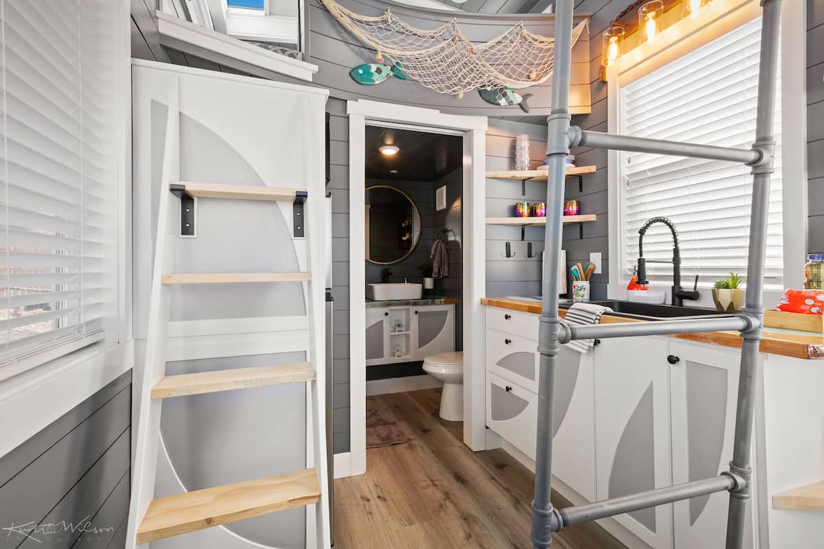 Economy Cabin | Private kitchen