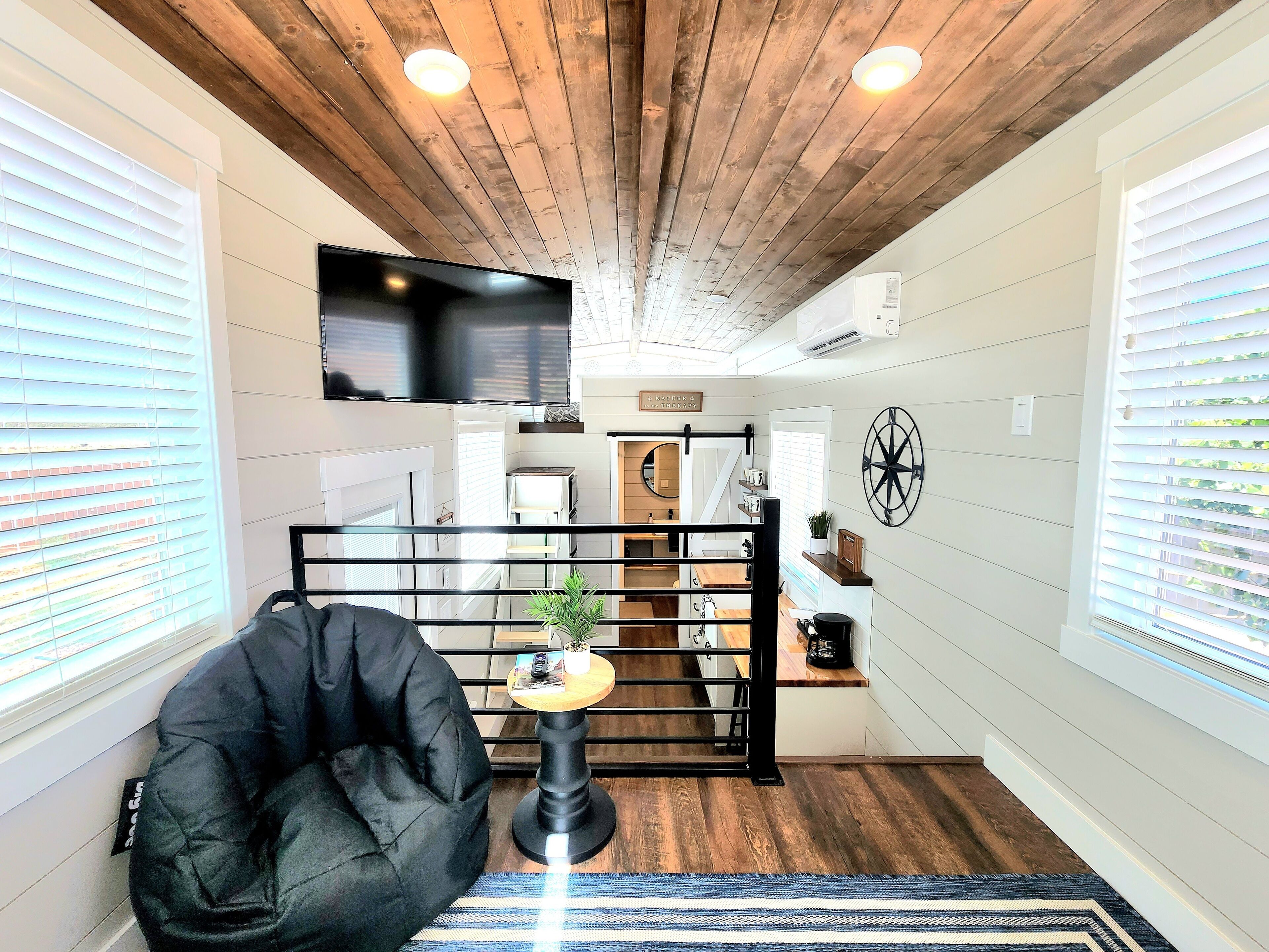 Comfort Cabin | Living area