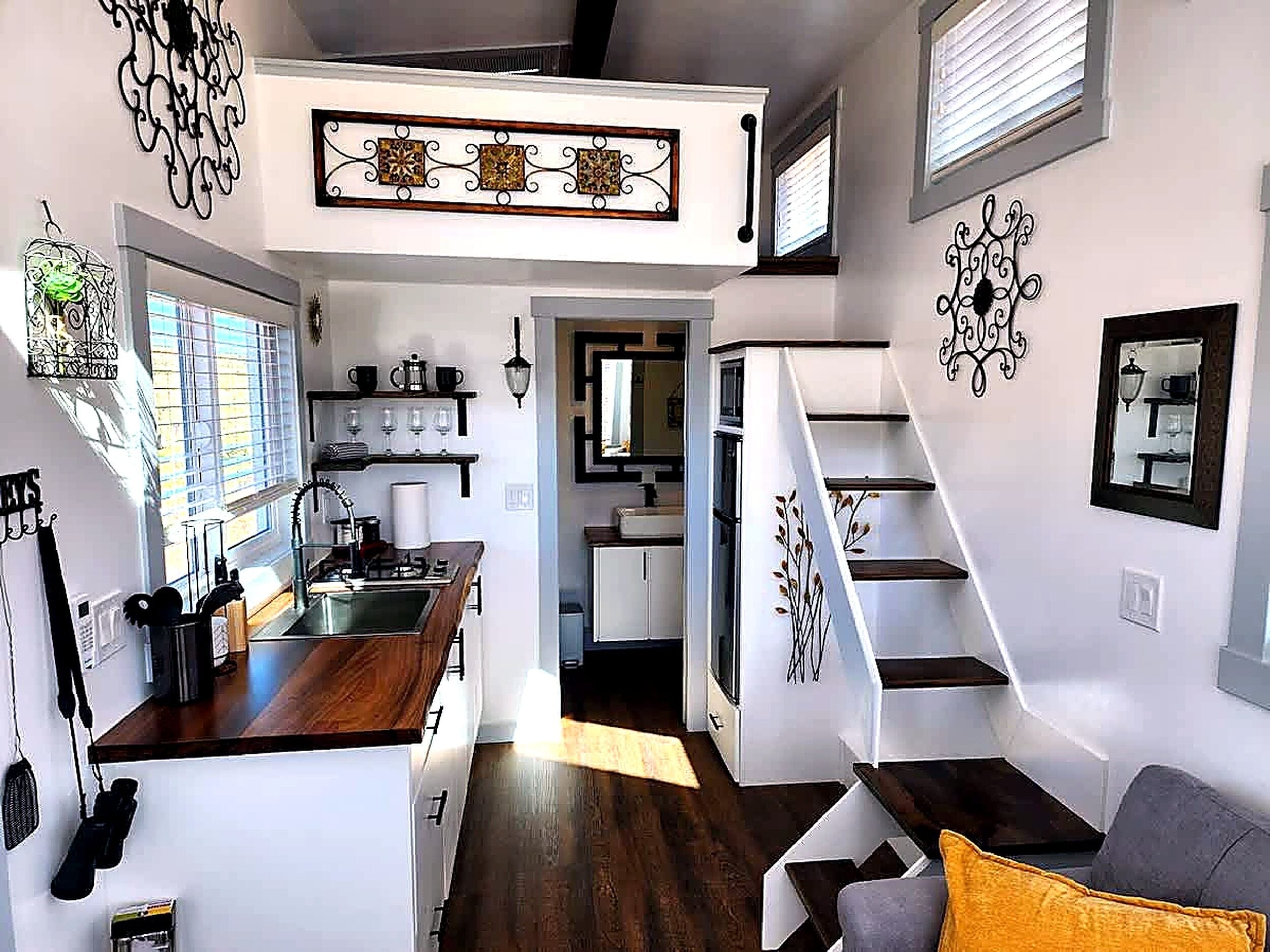 Romantic Cabin | Private kitchen | Fridge, coffee/tea maker, cookware/dishes/utensils, spices