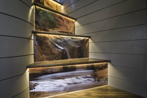 Romantic Cabin | Memory foam beds, individually decorated, individually furnished - Zion's Tiny Getaway (Hurricane)