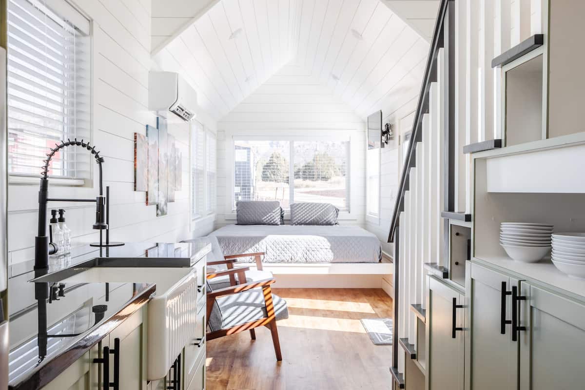 Premium Cabin | Living area | Smart TV, Netflix, Hulu, streaming services