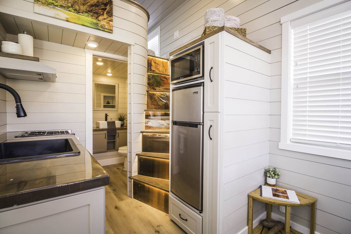 Romantic Cabin | Dapur peribadi | Pembancuh kopi/teh, peti sejuk, pembakar roti 