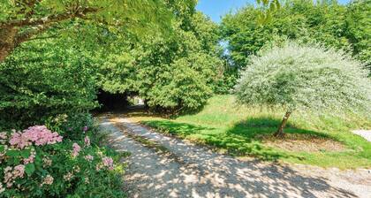 La Rose is the perfect romantic couple's retreat.