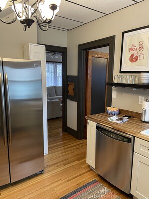 Interior - Charming 3 bed 1 bath home. 1 block to St. Mary's. 10 min walk to Mayo downtown. (Rochester)