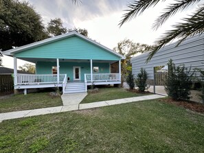 Exterior - Beach, restaurants, shopping, blocks away (Bay St. Louis)
