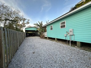 Property grounds - Beach, restaurants, shopping, blocks away (Bay St. Louis)