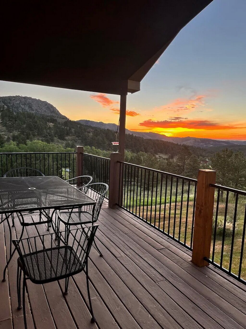 Quiet Cabin with Mountain Views