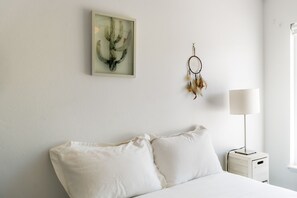 3 slaapkamers, een strijkplank/strijkijzer, wifi, beddengoed