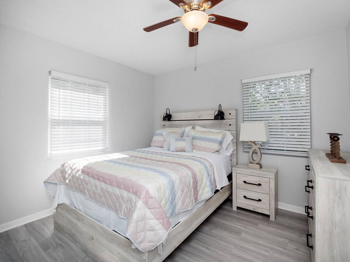 Remote Work Haven: Bungalow near Mayo Clinic!