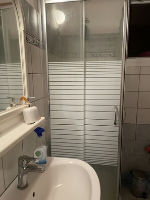 House | Bathroom