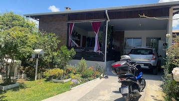 Family House, Garden View | Garden view