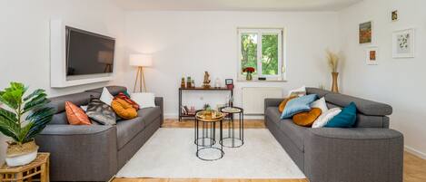 Grand Apartment | Living area