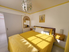 2 Schlafzimmer, Zimmersafe, Bügeleisen/Bügelbrett, Reisekinderbett