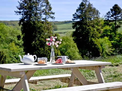 2 bedroom accommodation in Umberleigh