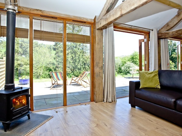 Living area | Blackbird Cottage, Umberleigh - 2 bedroom accommodation in Umberleigh (Umberleigh)