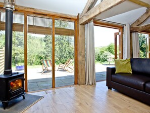 Fireplace - 2 bedroom accommodation in Umberleigh (Umberleigh)