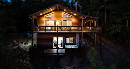 Cabin in 150Acres| Views | Theater |Hot Tub| Game Rm| Fire Pit