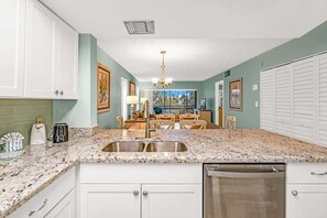 Fridge, microwave, oven, stovetop - 2BR Condo with Pool & Marina in Marathon (Marathon)