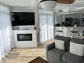Smart-TV, Kamin, Videospiele