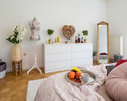 2 habitaciones, decoración personalizada y muebles diferentes 