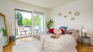 Condo majestueux | 2 chambres, bureau, espace de travail pour ordinateurs portables