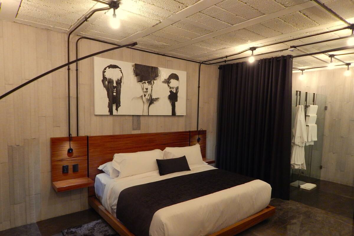 Deluxe Studio Suite | In-room safe, blackout drapes, iron/ironing board, WiFi (free)