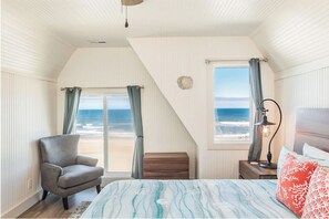 4 bedrooms, in-room safe, iron/ironing board, free WiFi