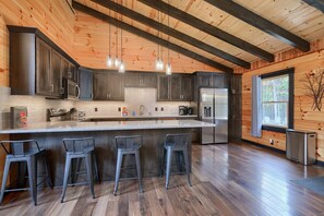 Fridge, microwave, oven, stovetop - Gray Ridge - 6BR/4BA Modern Style Log Cabin - Walk to Old Man's Cave! (Logan)