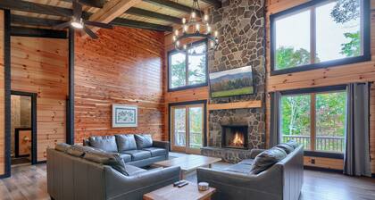 Gray Ridge - 6BR/4BA Modern Style Log Cabin - Walk to Old Man's Cave!