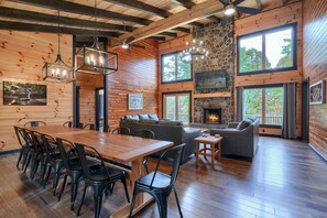 Interior - Gray Ridge - 6BR/4BA Modern Style Log Cabin - Walk to Old Man's Cave! (Logan)